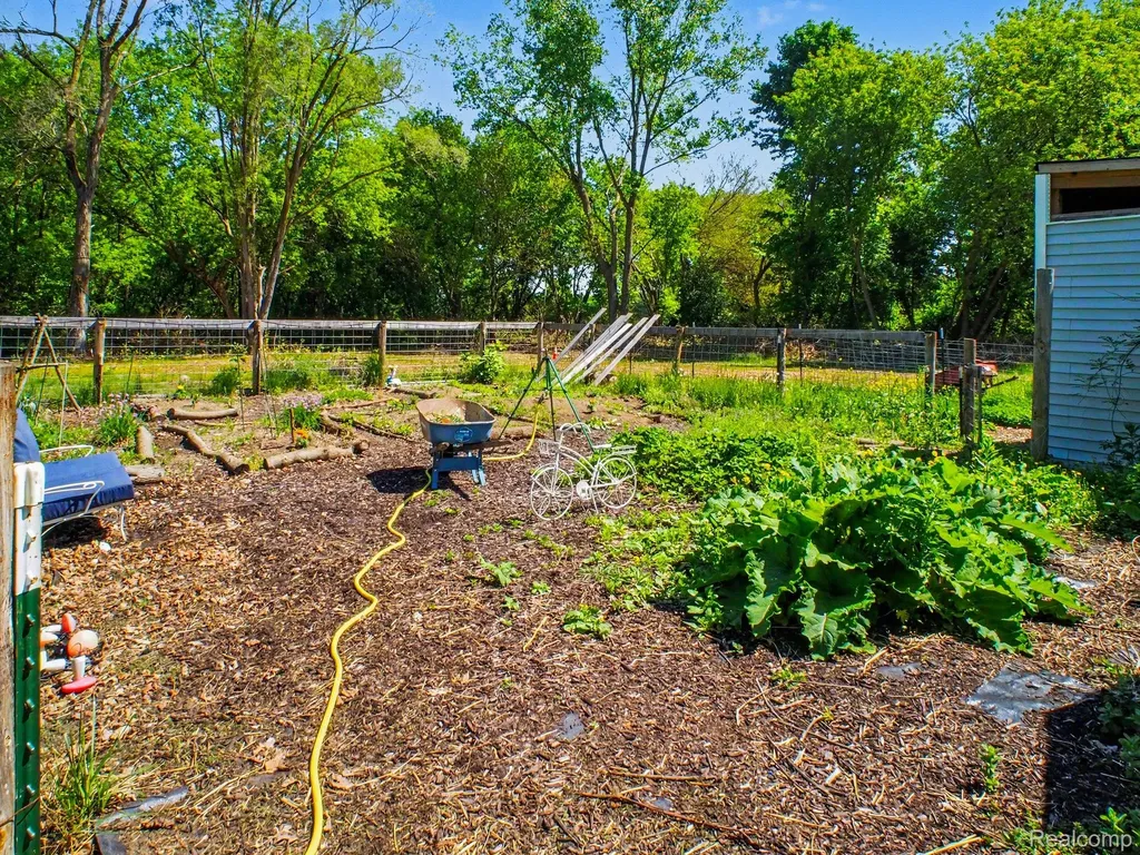 5272 W Frances Road Vienna Charter Township MI 48420