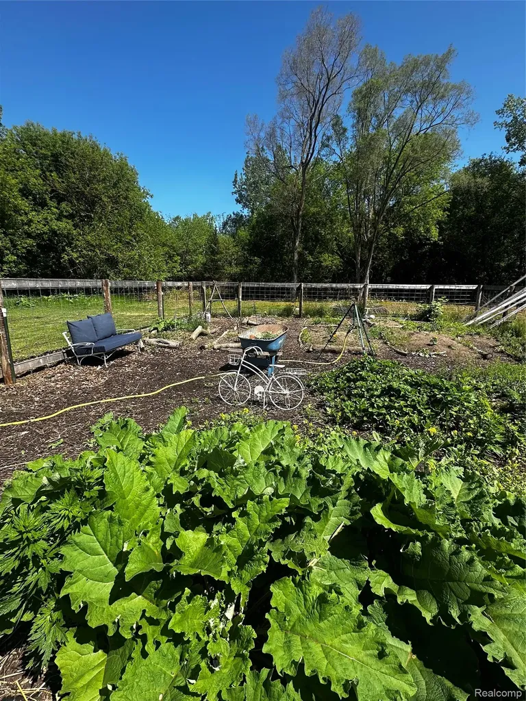5272 W Frances Road Vienna Charter Township MI 48420