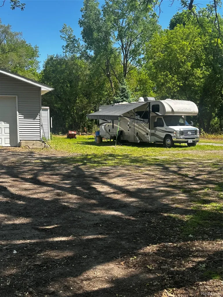 5272 W Frances Road Vienna Charter Township MI 48420