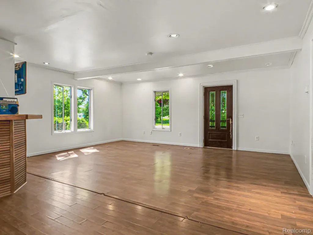 5272 W Frances Road Vienna Charter Township MI 48420