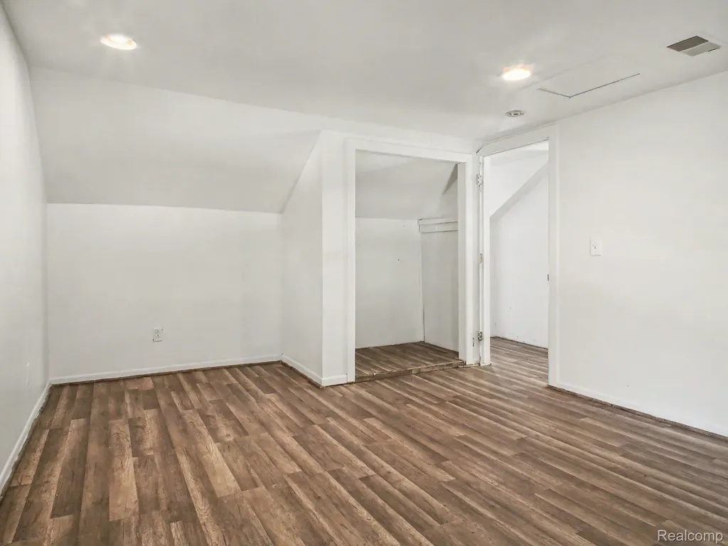 5272 W Frances Road Vienna Charter Township MI 48420