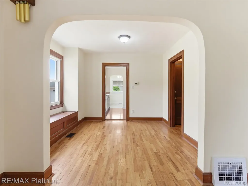 6335 Silver Lake Road Fenton Charter Township MI 48451