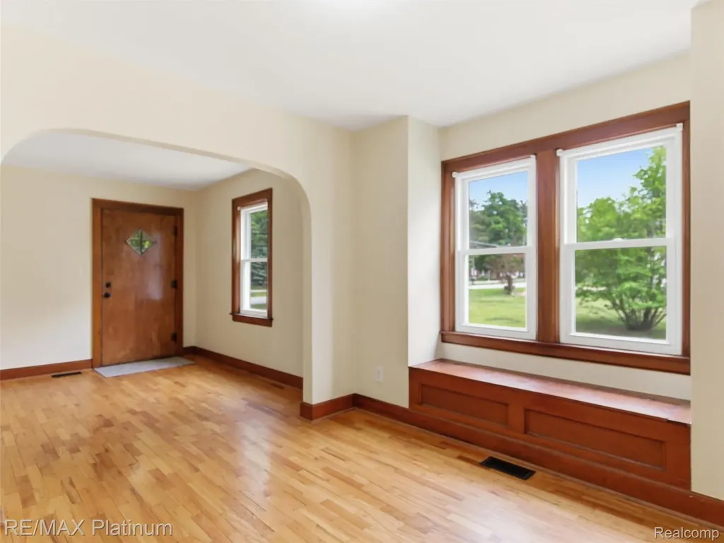 6335 Silver Lake Road Fenton Charter Township MI 48451