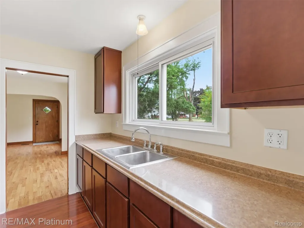6335 Silver Lake Road Fenton Charter Township MI 48451