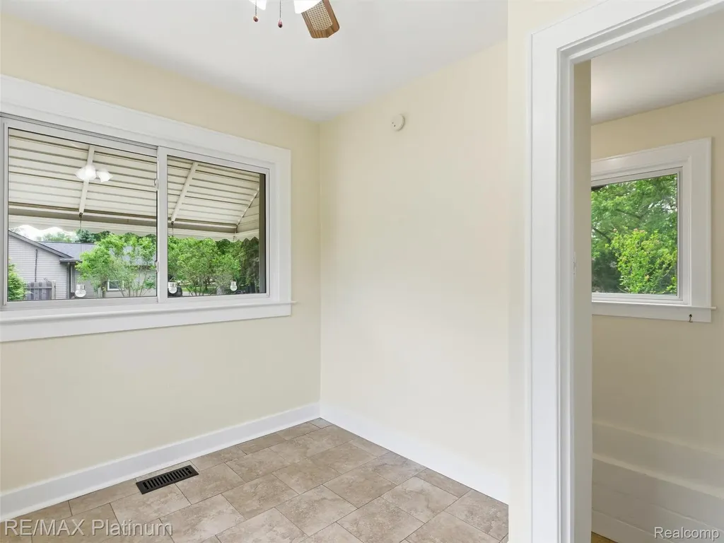 6335 Silver Lake Road Fenton Charter Township MI 48451