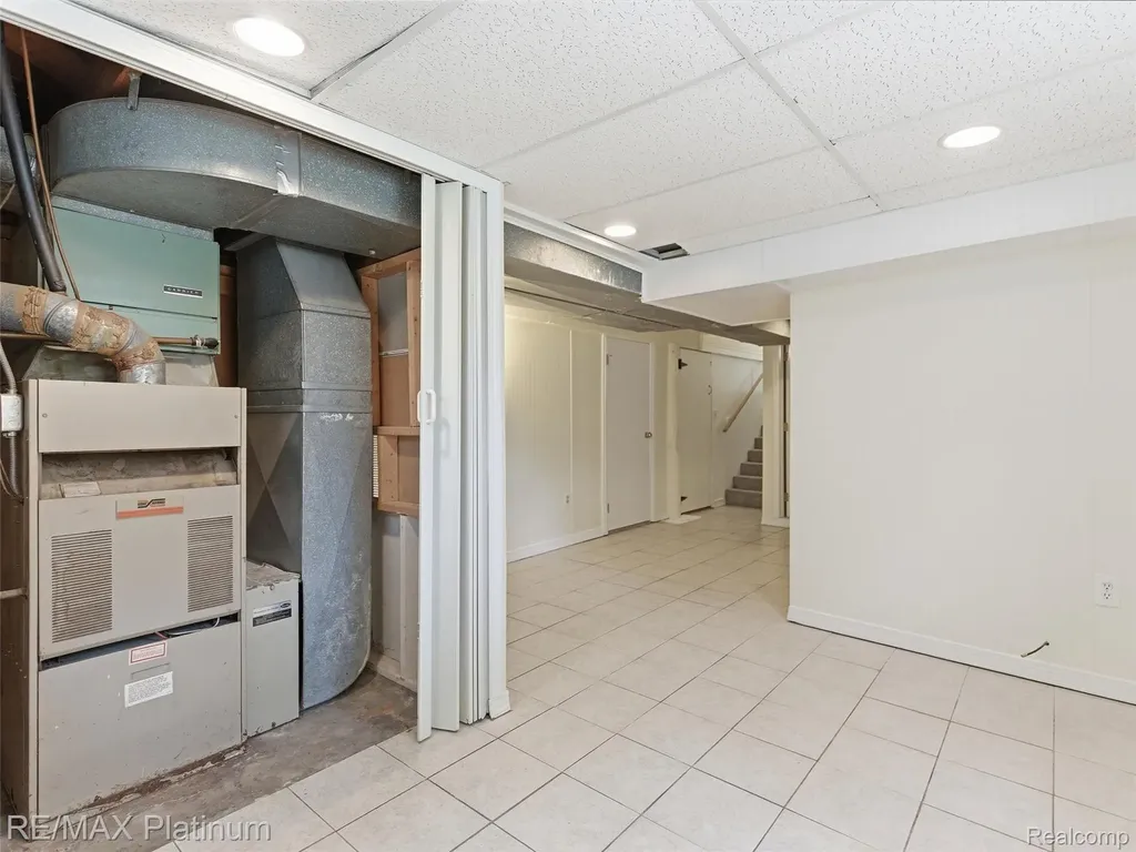 6335 Silver Lake Road Fenton Charter Township MI 48451