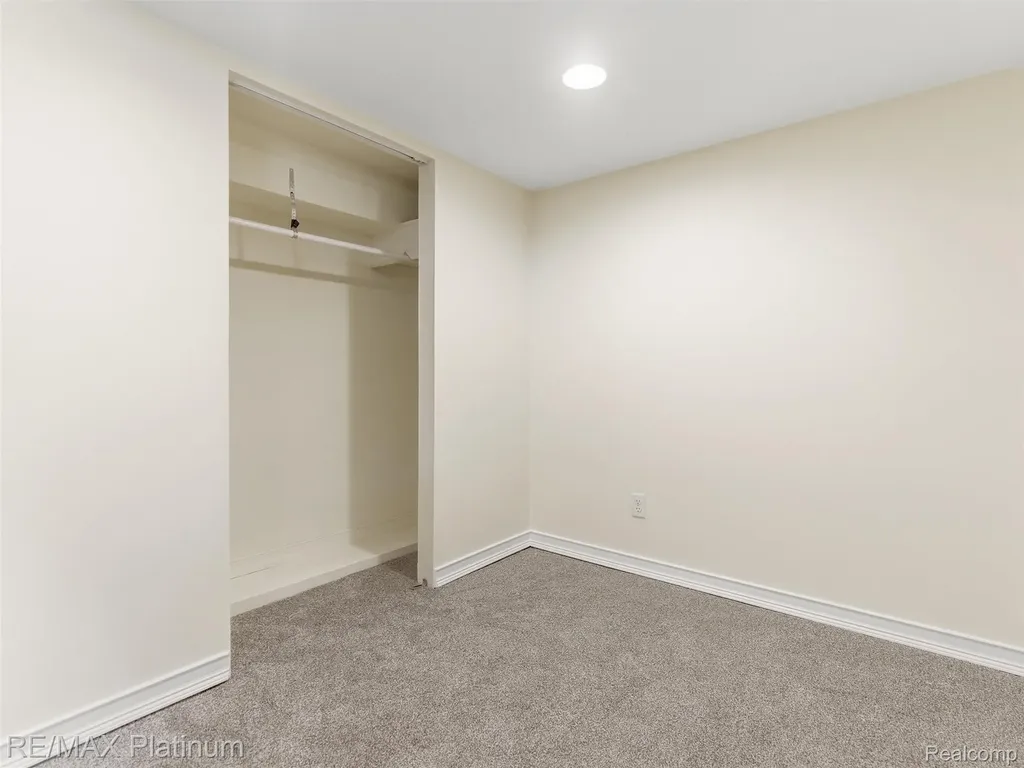 6335 Silver Lake Road Fenton Charter Township MI 48451