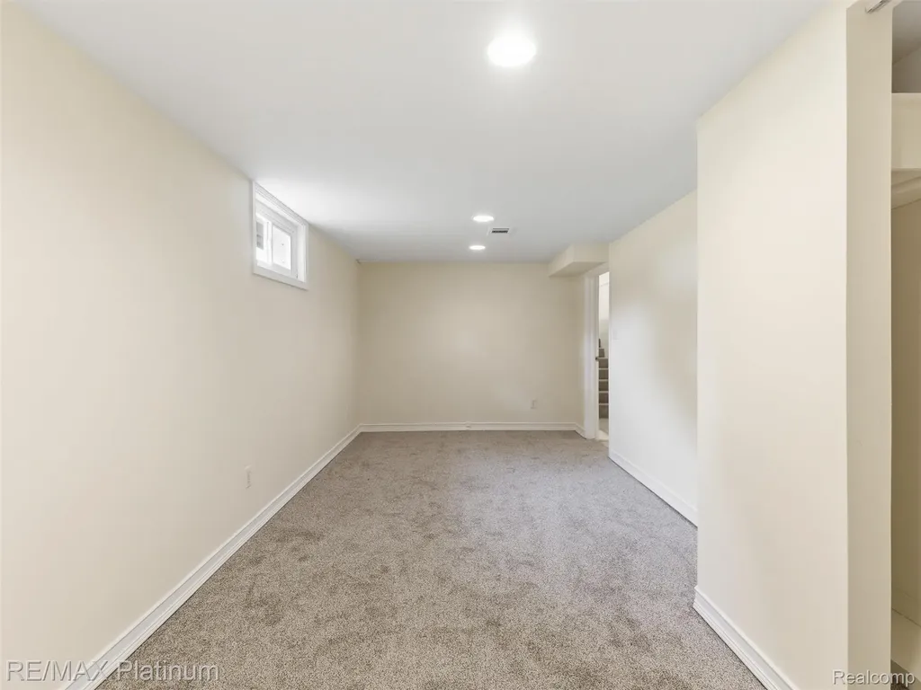 6335 Silver Lake Road Fenton Charter Township MI 48451