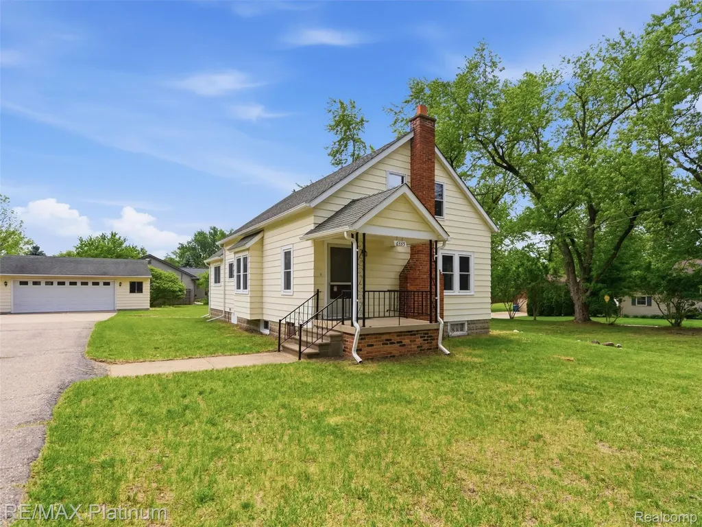 6335 Silver Lake Road Fenton Charter Township MI 48451