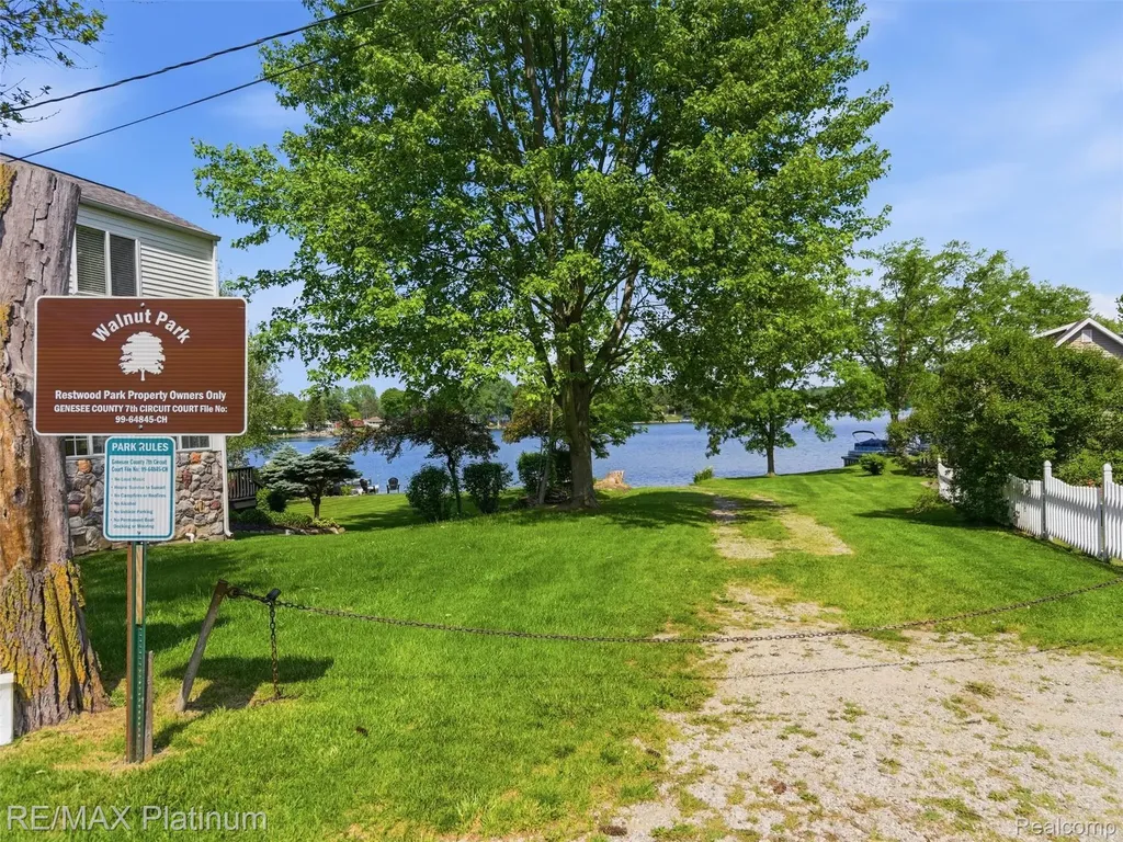 6335 Silver Lake Road Fenton Charter Township MI 48451