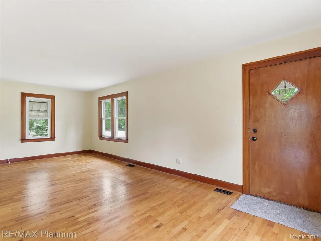6335 Silver Lake Road Fenton Charter Township MI 48451