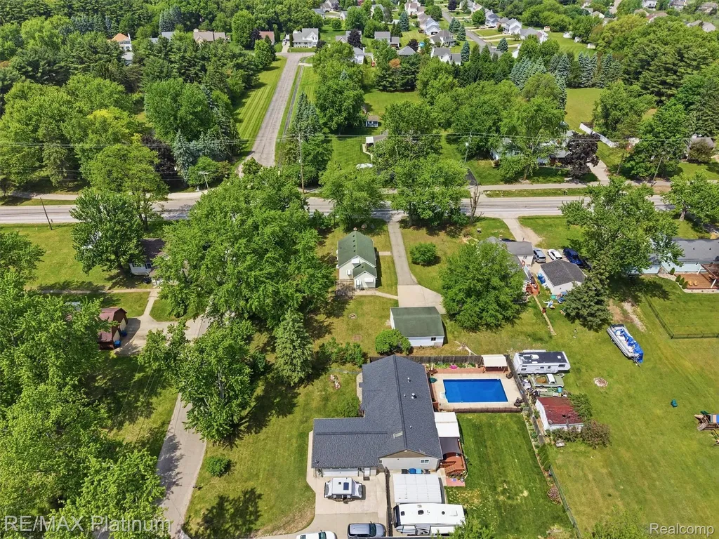 6335 Silver Lake Road Fenton Charter Township MI 48451