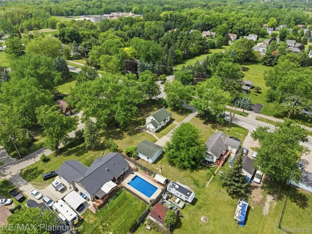 6335 Silver Lake Road Fenton Charter Township MI 48451