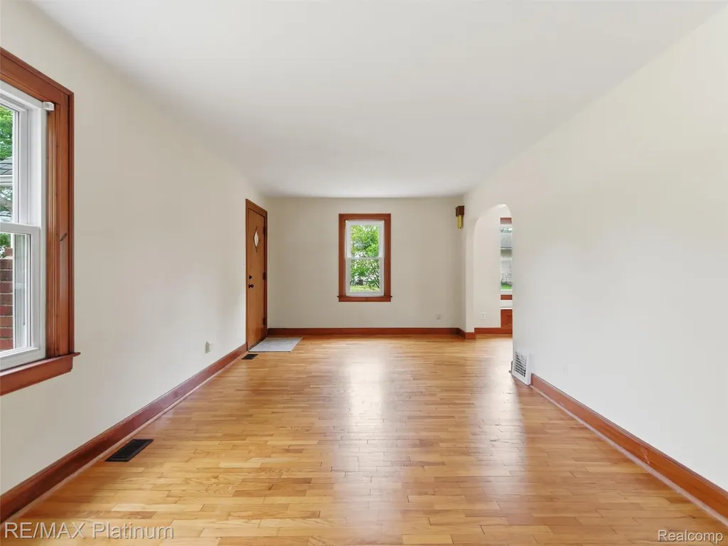 6335 Silver Lake Road Fenton Charter Township MI 48451