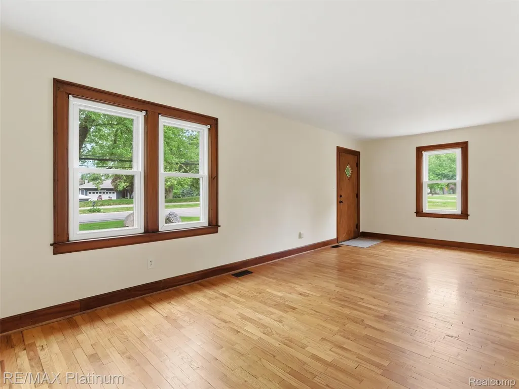 6335 Silver Lake Road Fenton Charter Township MI 48451