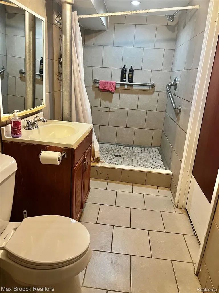 23866 Merrill Avenue Southfield City MI 48075