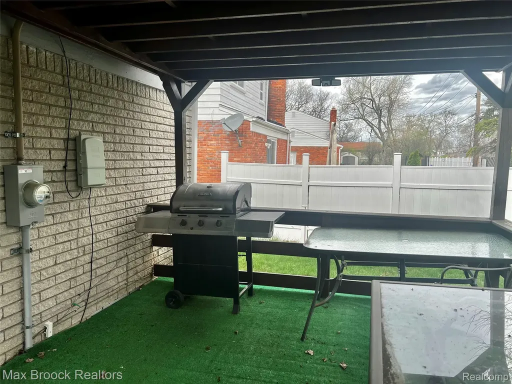 23866 Merrill Avenue Southfield City MI 48075