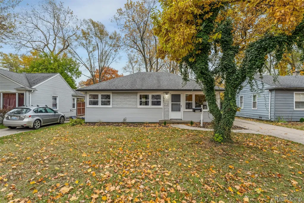 15751 W 14 Mile Road Beverly Hills Village MI 48025