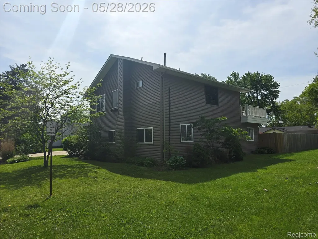 135 N Haven Street Novi City MI 48377