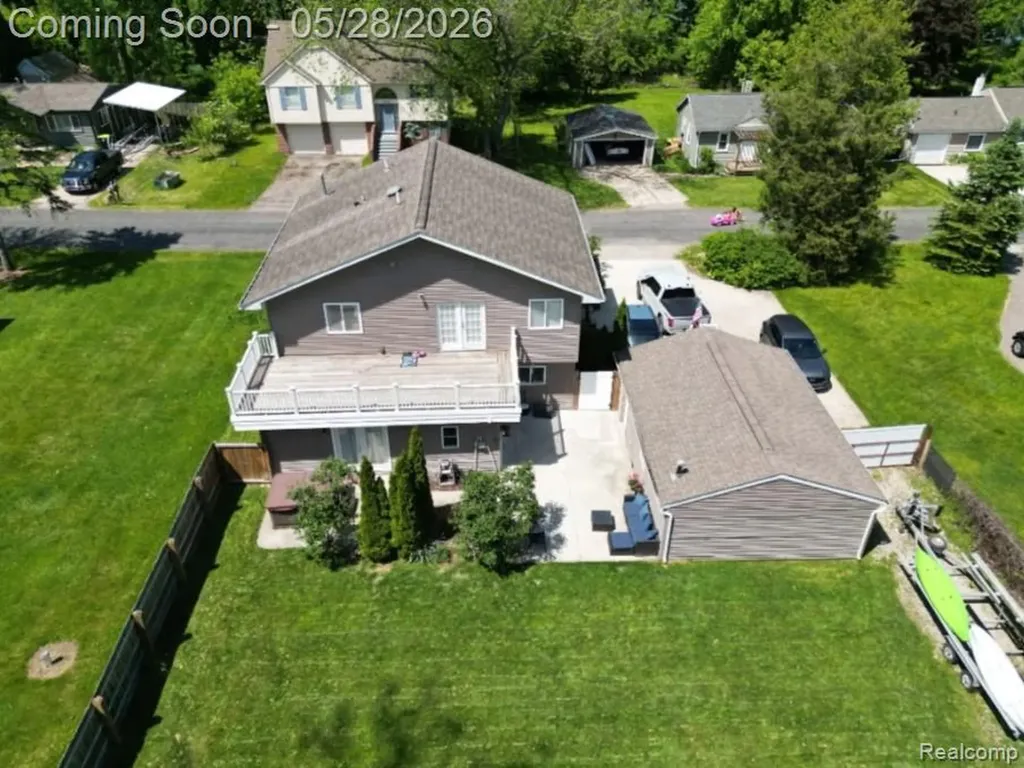135 N Haven Street Novi City MI 48377