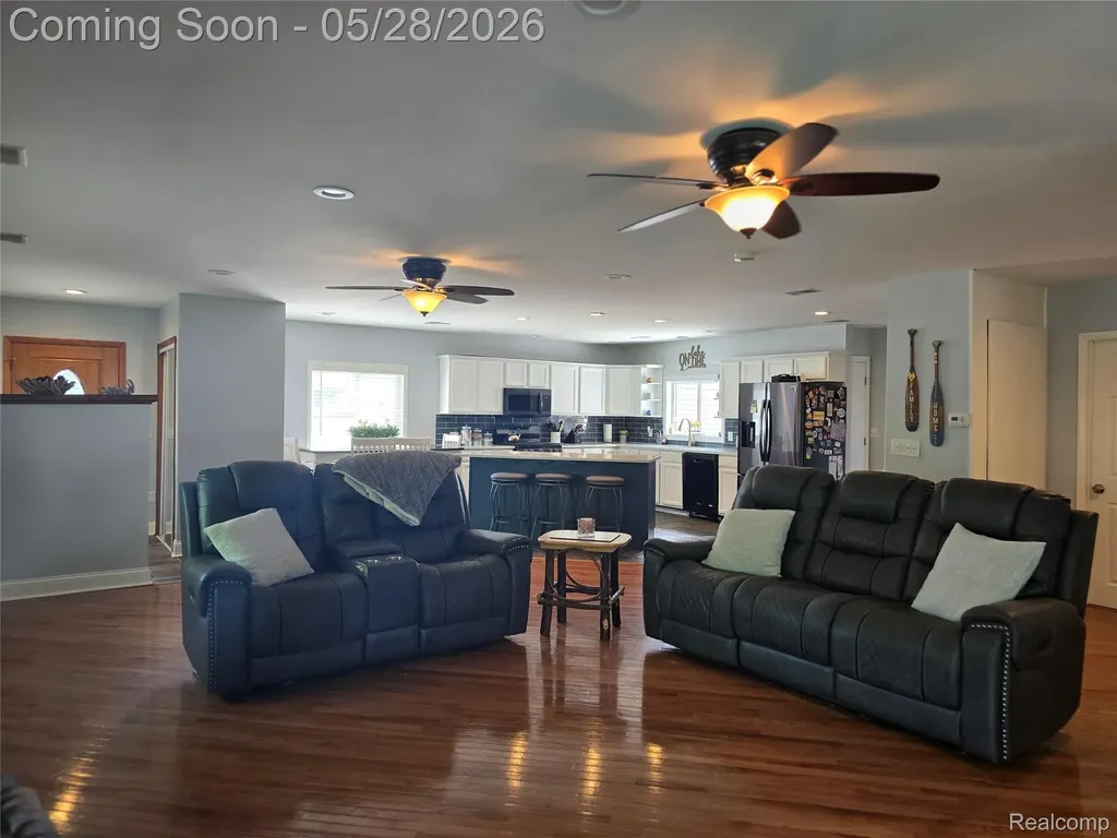 135 N Haven Street Novi City MI 48377