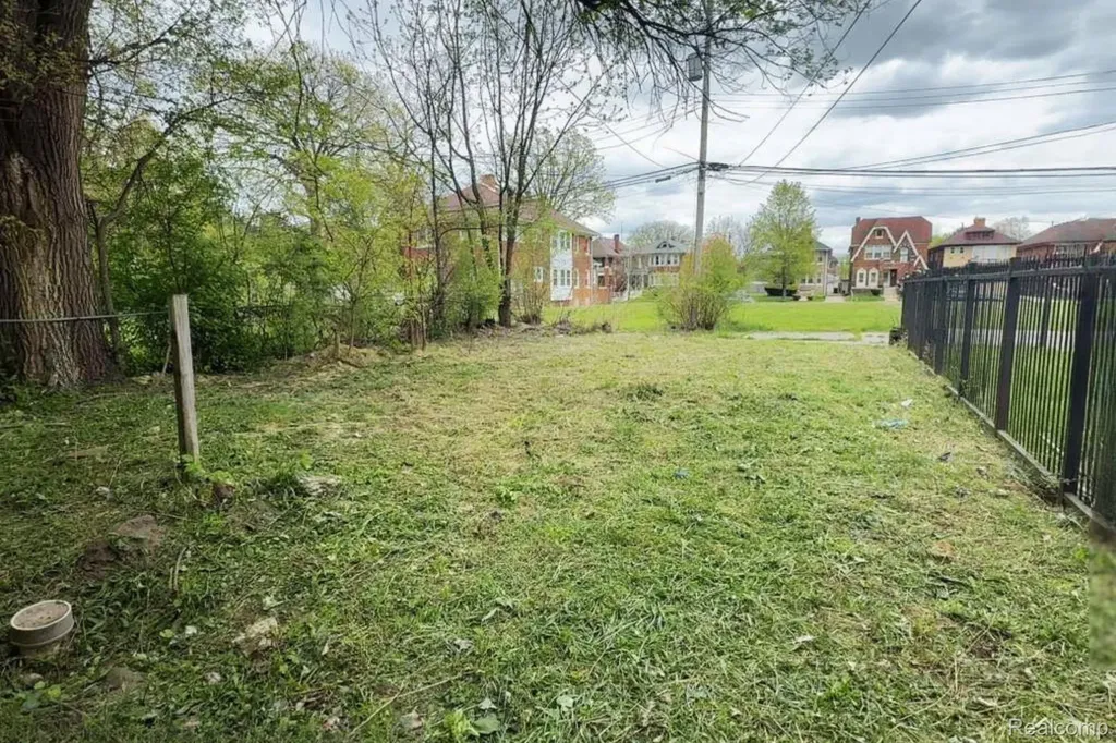 2281-2283 Blaine Street Detroit City MI 48206