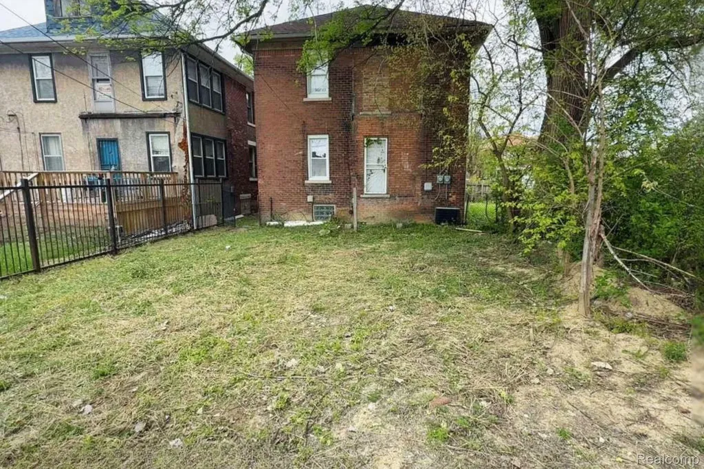 2281-2283 Blaine Street Detroit City MI 48206