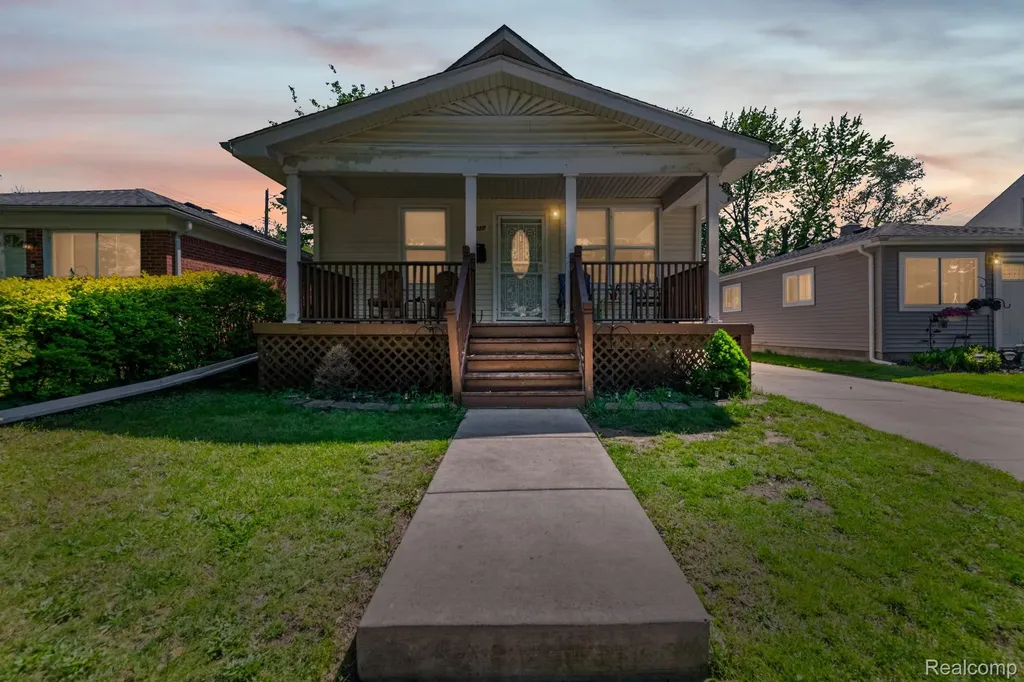 1127 Detroit Avenue Lincoln Park City MI 48146