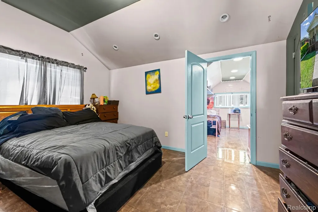 1127 Detroit Avenue Lincoln Park City MI 48146