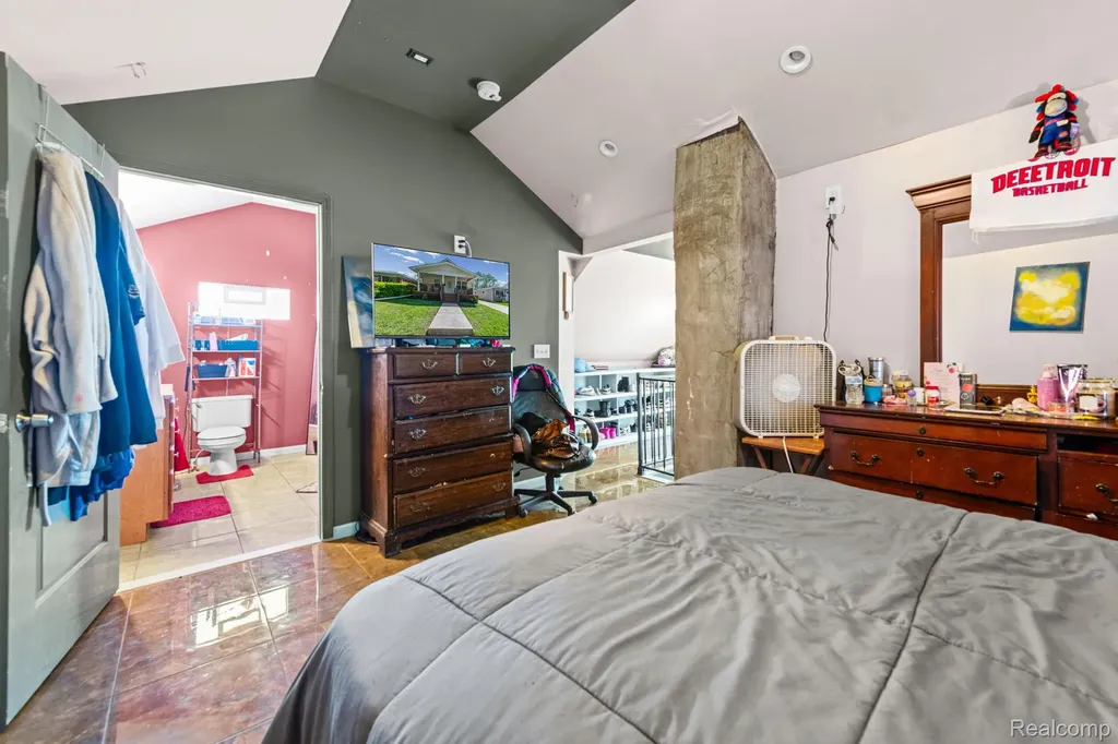 1127 Detroit Avenue Lincoln Park City MI 48146