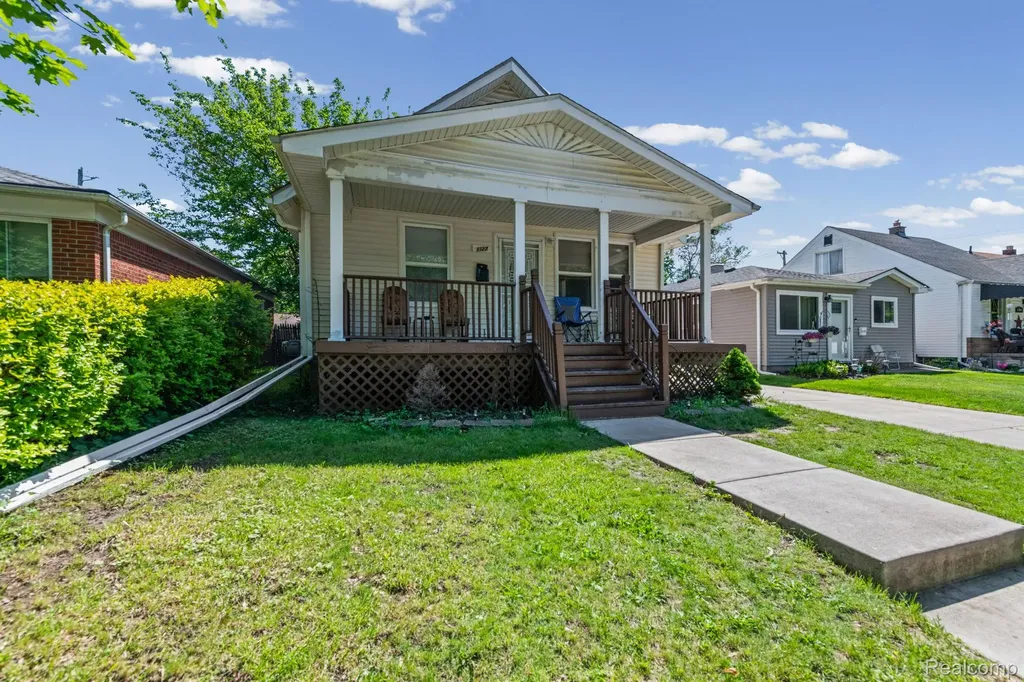 1127 Detroit Avenue Lincoln Park City MI 48146