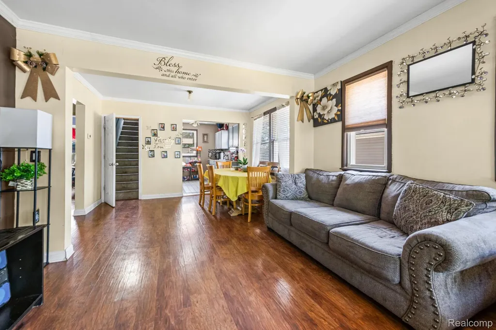 1127 Detroit Avenue Lincoln Park City MI 48146