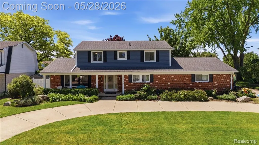 52448 Belle Arbor Shelby Charter Township MI 48316