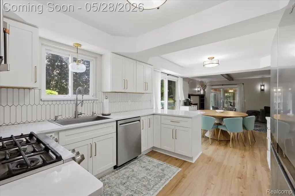 52448 Belle Arbor Shelby Charter Township MI 48316