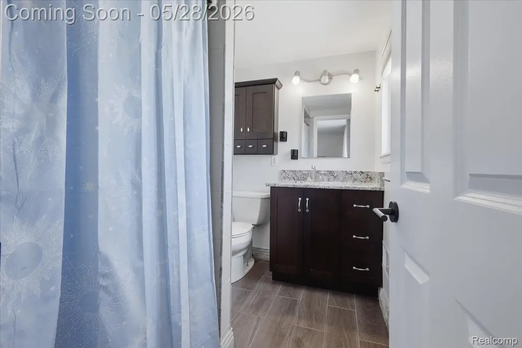 52448 Belle Arbor Shelby Charter Township MI 48316