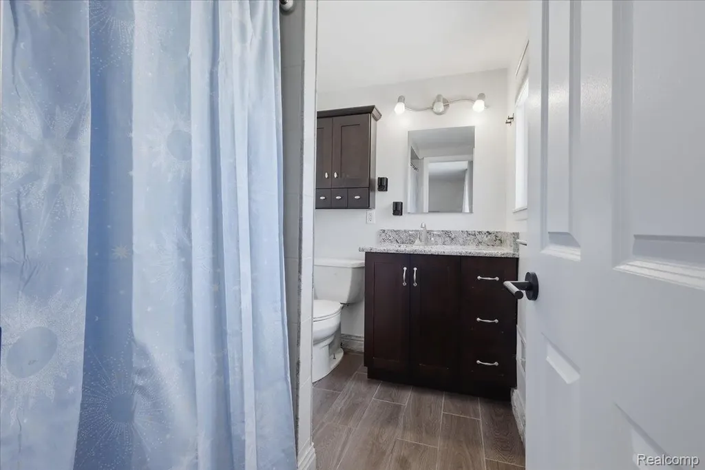 52448 Belle Arbor Shelby Charter Township MI 48316