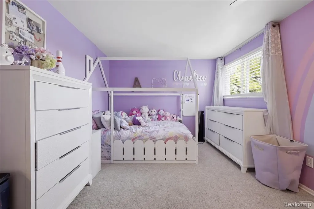 52448 Belle Arbor Shelby Charter Township MI 48316