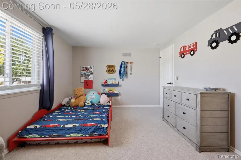 52448 Belle Arbor Shelby Charter Township MI 48316