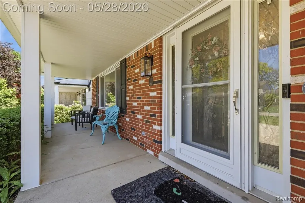 52448 Belle Arbor Shelby Charter Township MI 48316
