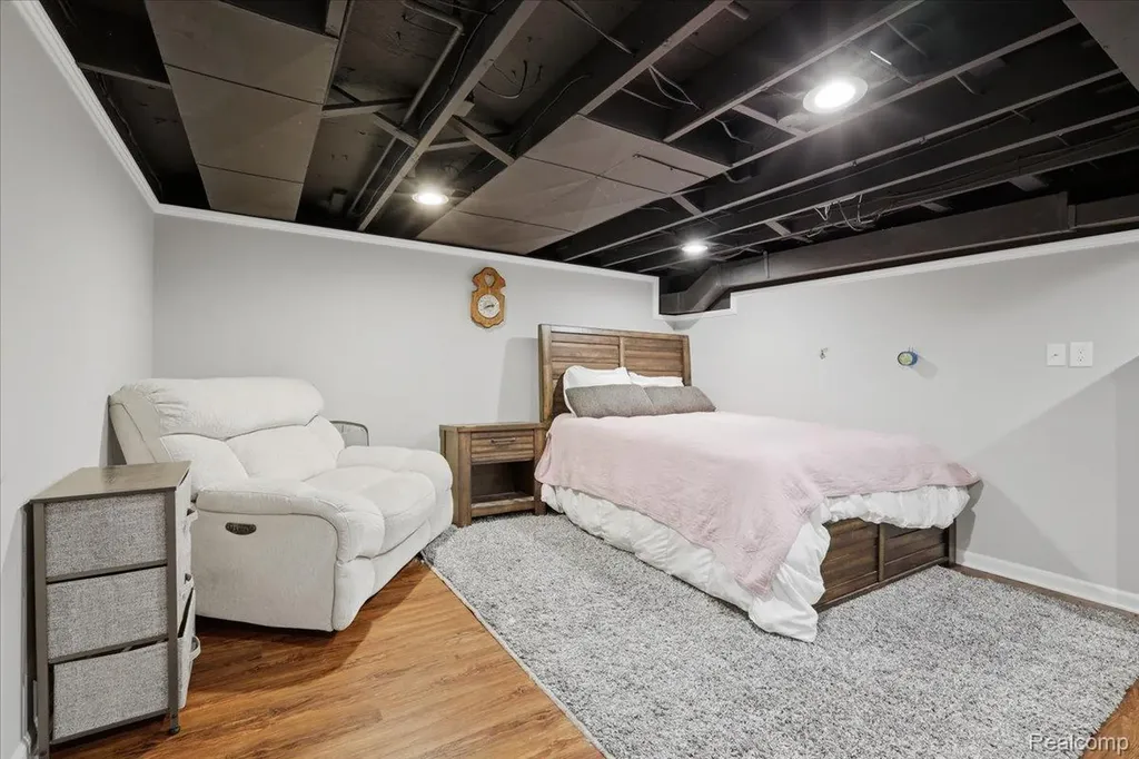 52448 Belle Arbor Shelby Charter Township MI 48316