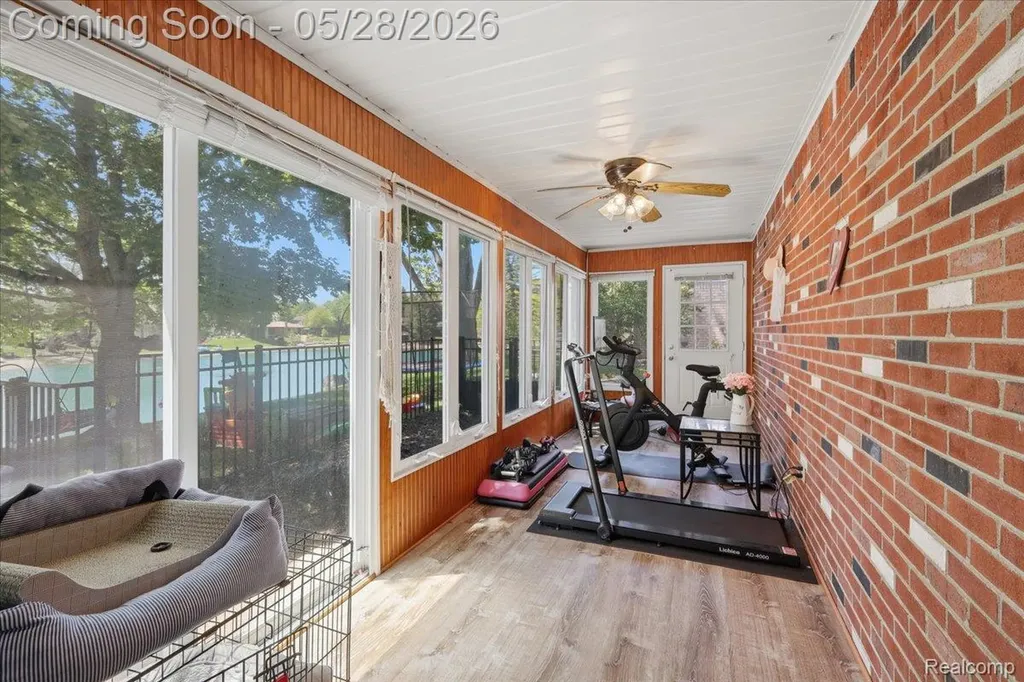 52448 Belle Arbor Shelby Charter Township MI 48316