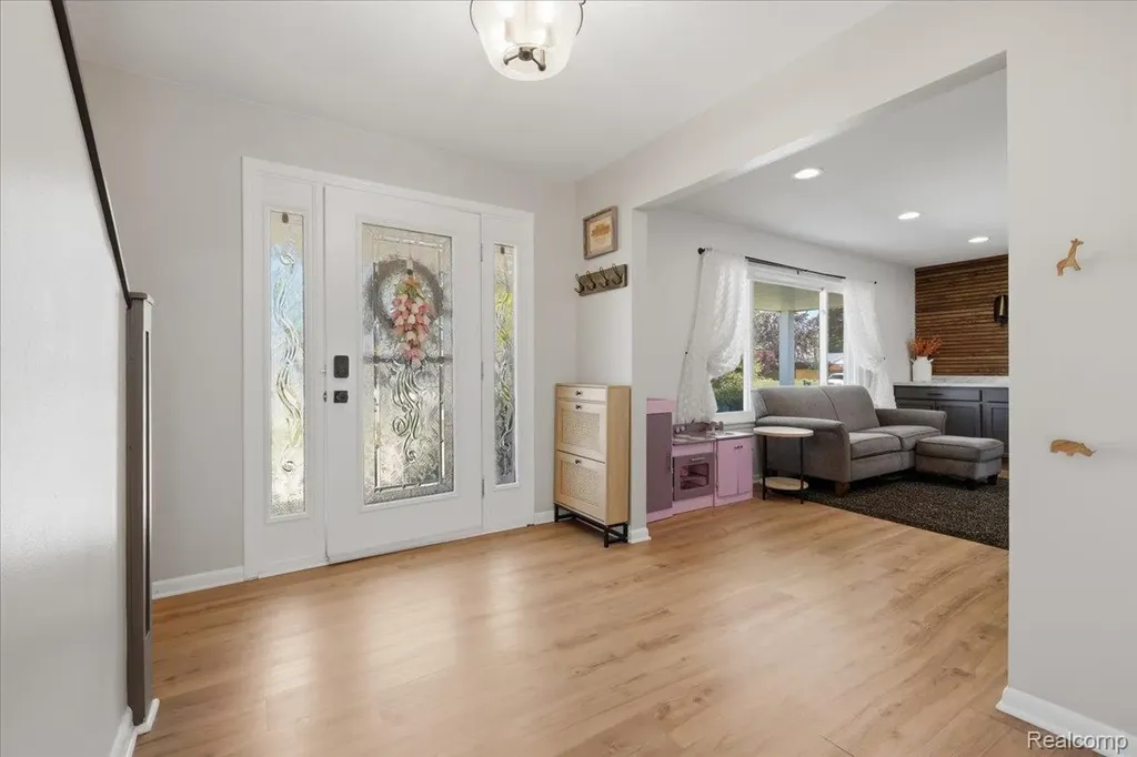 52448 Belle Arbor Shelby Charter Township MI 48316