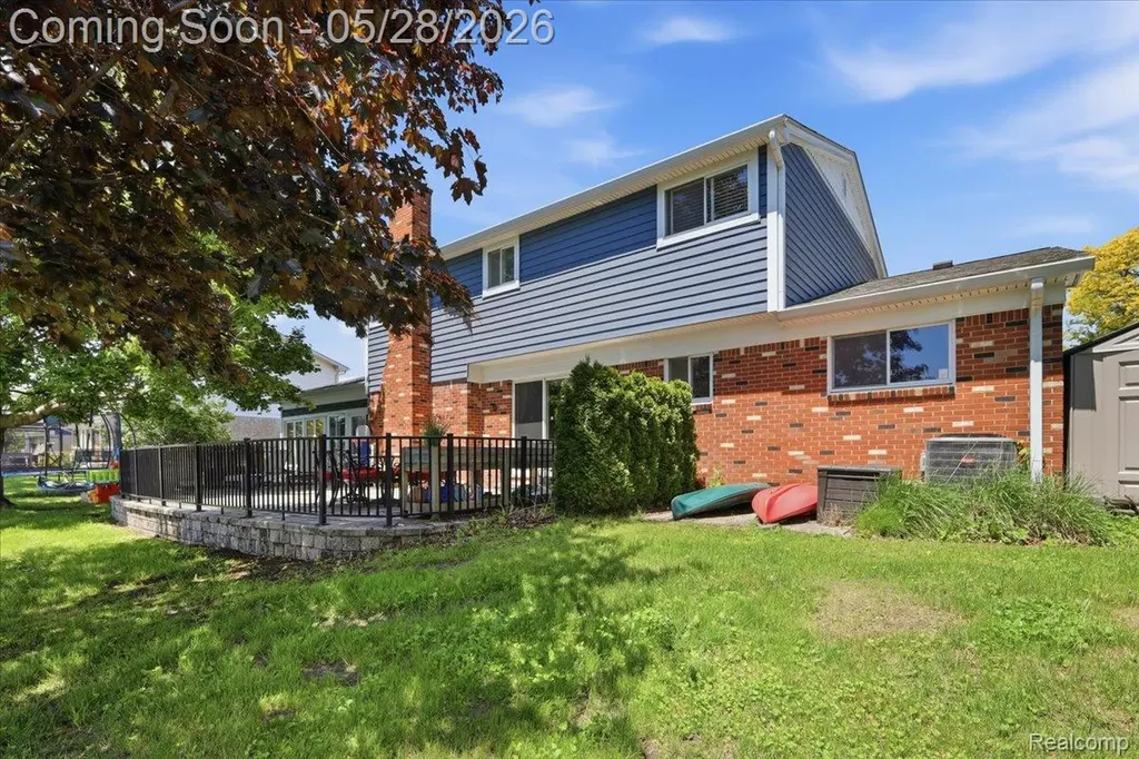 52448 Belle Arbor Shelby Charter Township MI 48316
