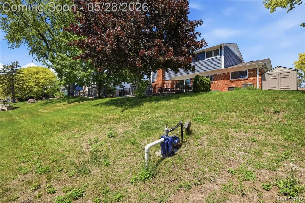 52448 Belle Arbor Shelby Charter Township MI 48316
