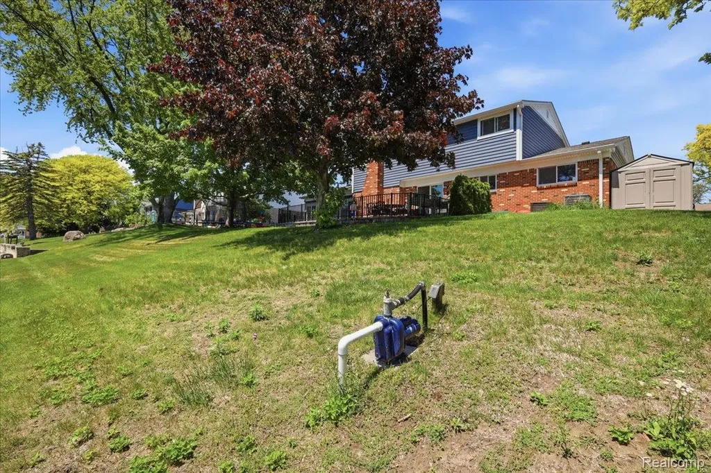 52448 Belle Arbor Shelby Charter Township MI 48316