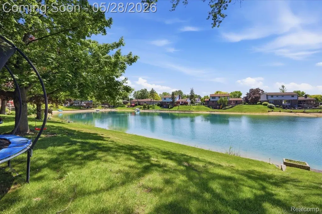 52448 Belle Arbor Shelby Charter Township MI 48316