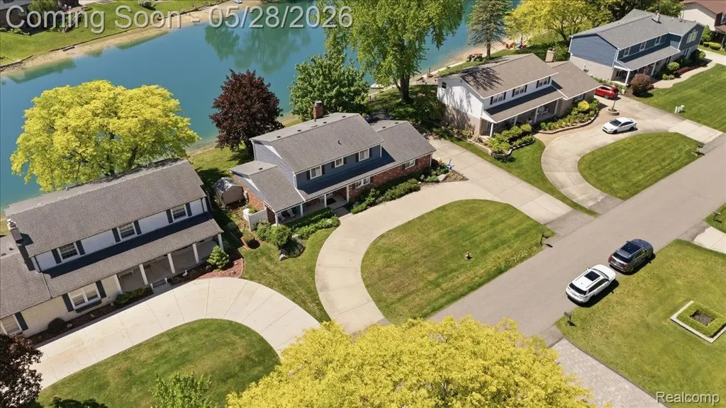 52448 Belle Arbor Shelby Charter Township MI 48316