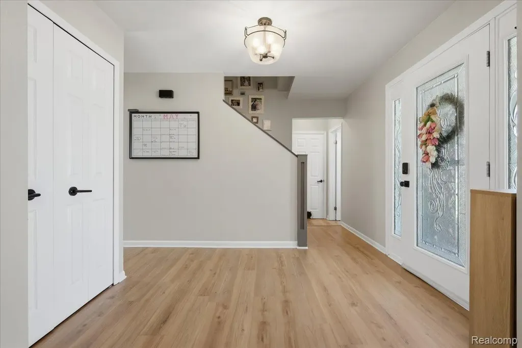 52448 Belle Arbor Shelby Charter Township MI 48316