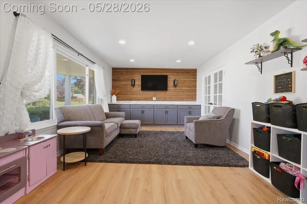 52448 Belle Arbor Shelby Charter Township MI 48316