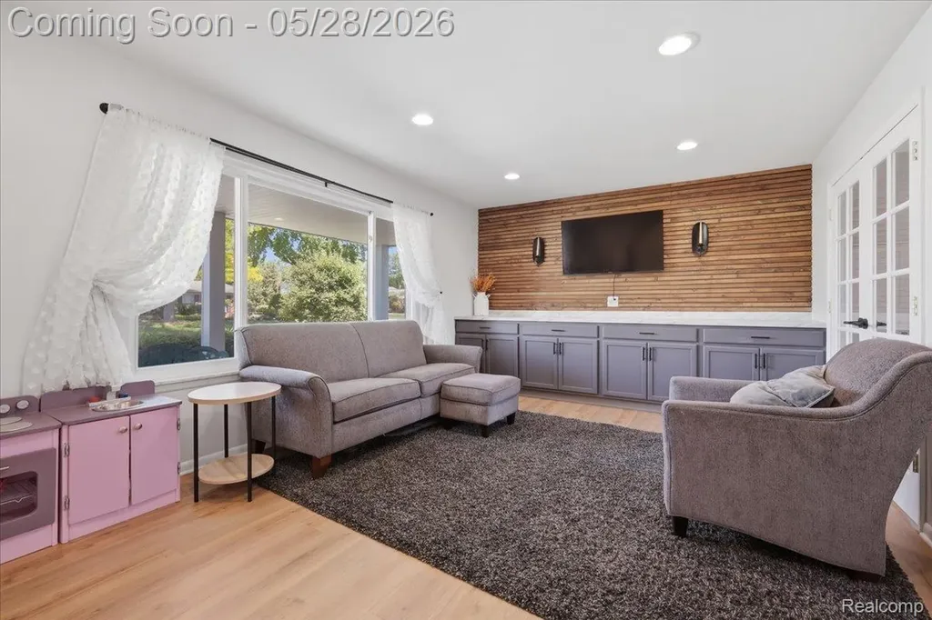 52448 Belle Arbor Shelby Charter Township MI 48316